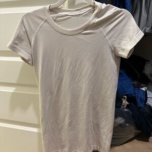 Lululemon white swiftly